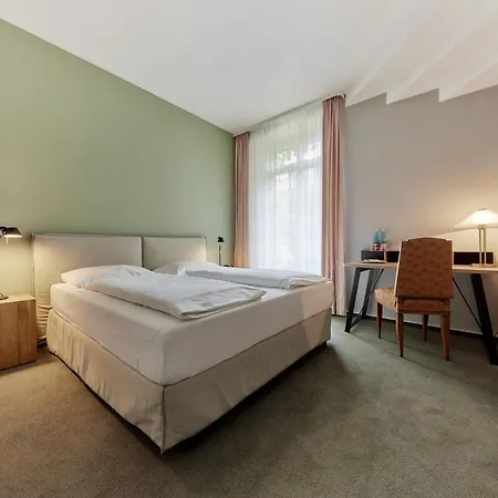 Zum Roten Baeren Hotel