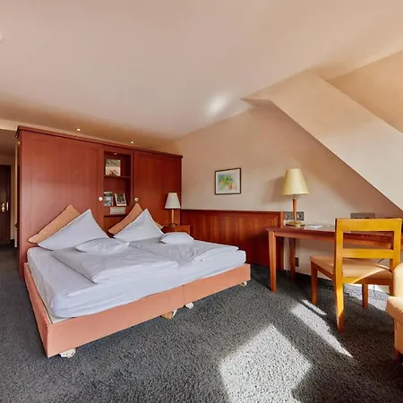 Zum Roten Baeren Hotel 3*