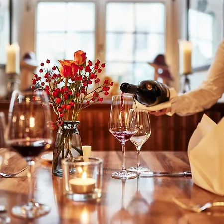 Zum Roten Baeren Hotel 3*
